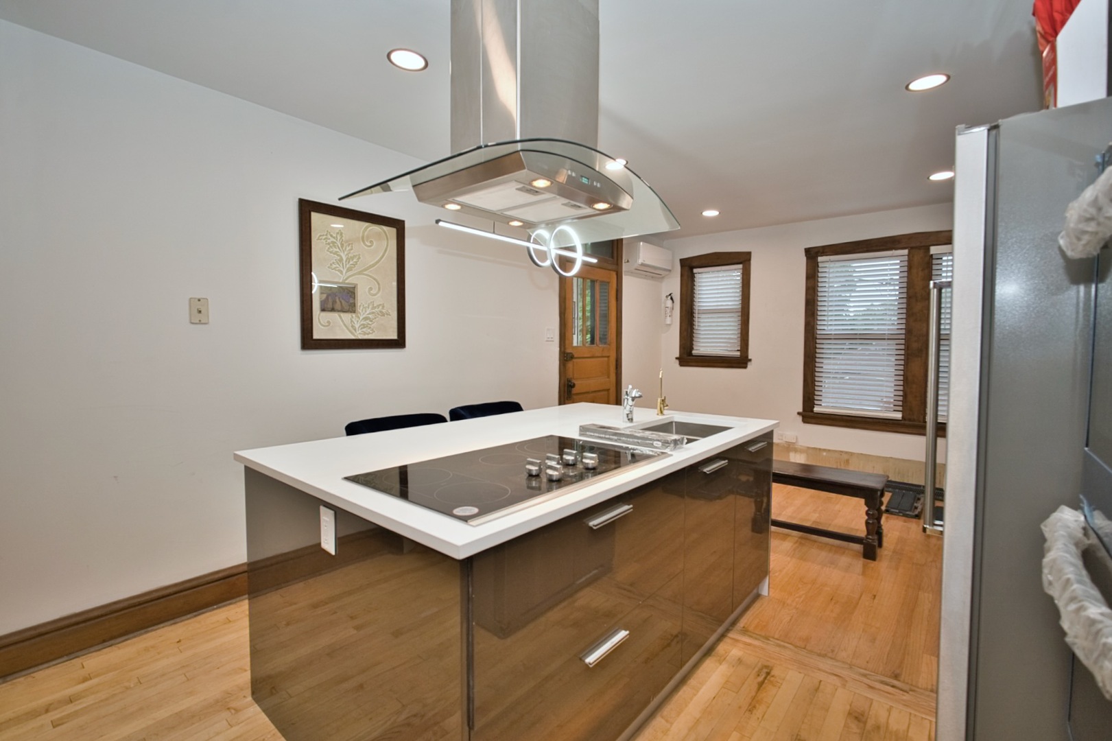 2437 W North Shore Avenue 2 Property Photo 9