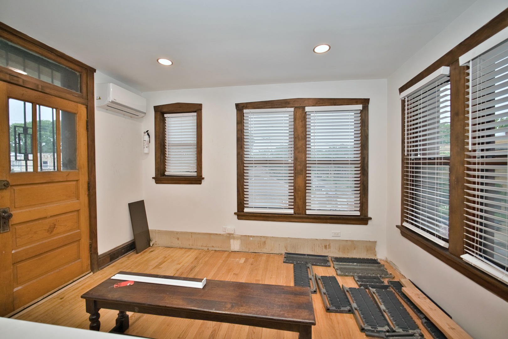 2437 W North Shore Avenue 2 Property Photo 21