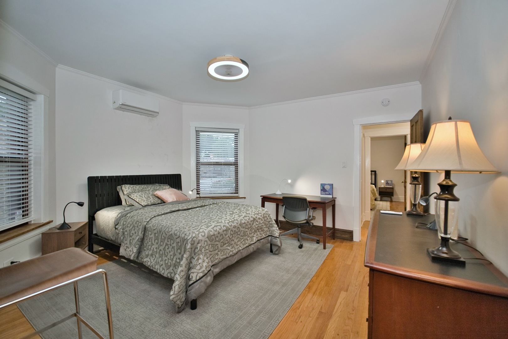 2437 W North Shore Avenue 2 Property Photo 33