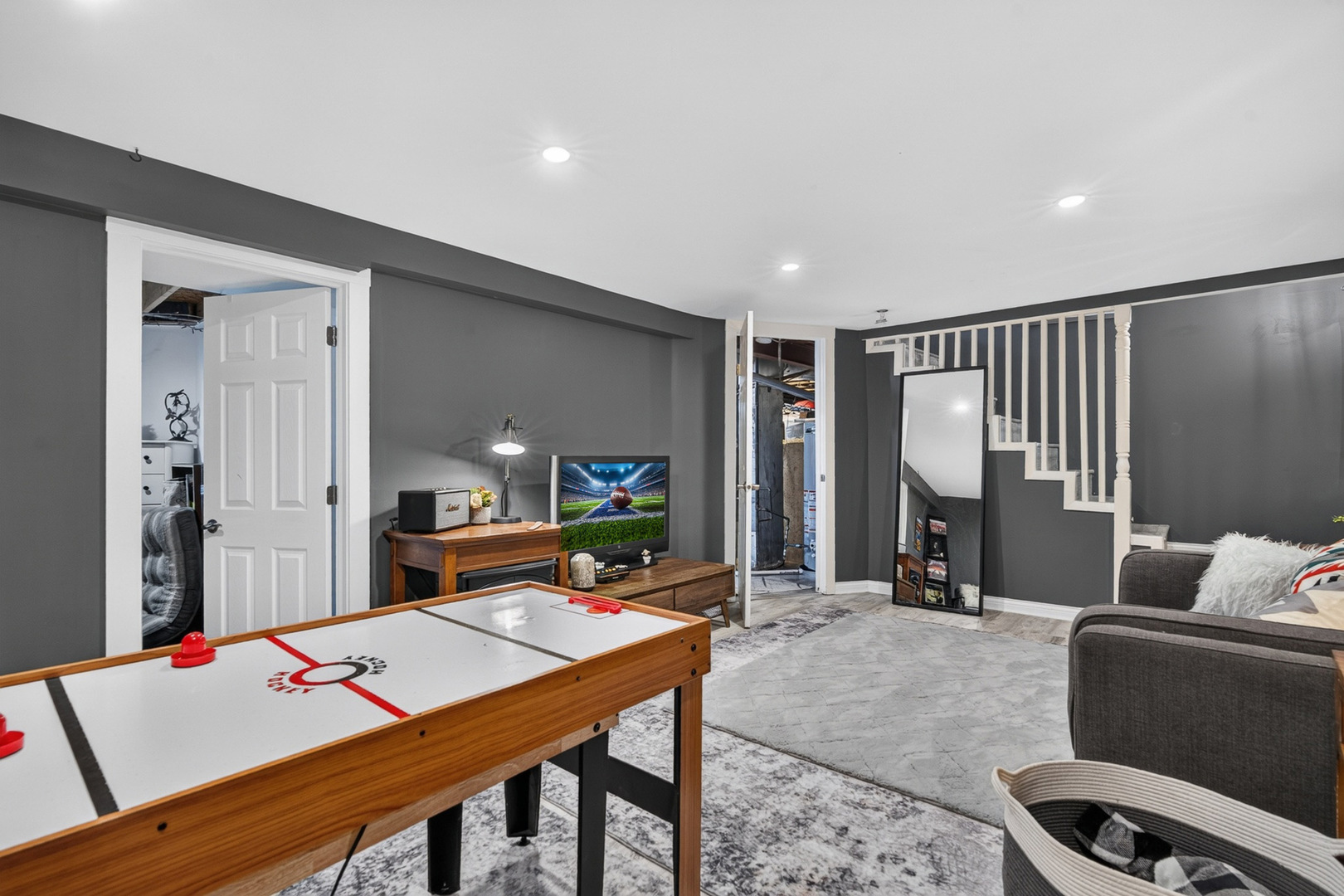 1000 Louis Avenue Property Photo 23