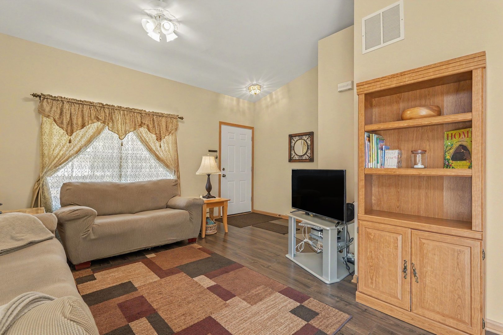2824 Sun Valley Drive Property Photo 2