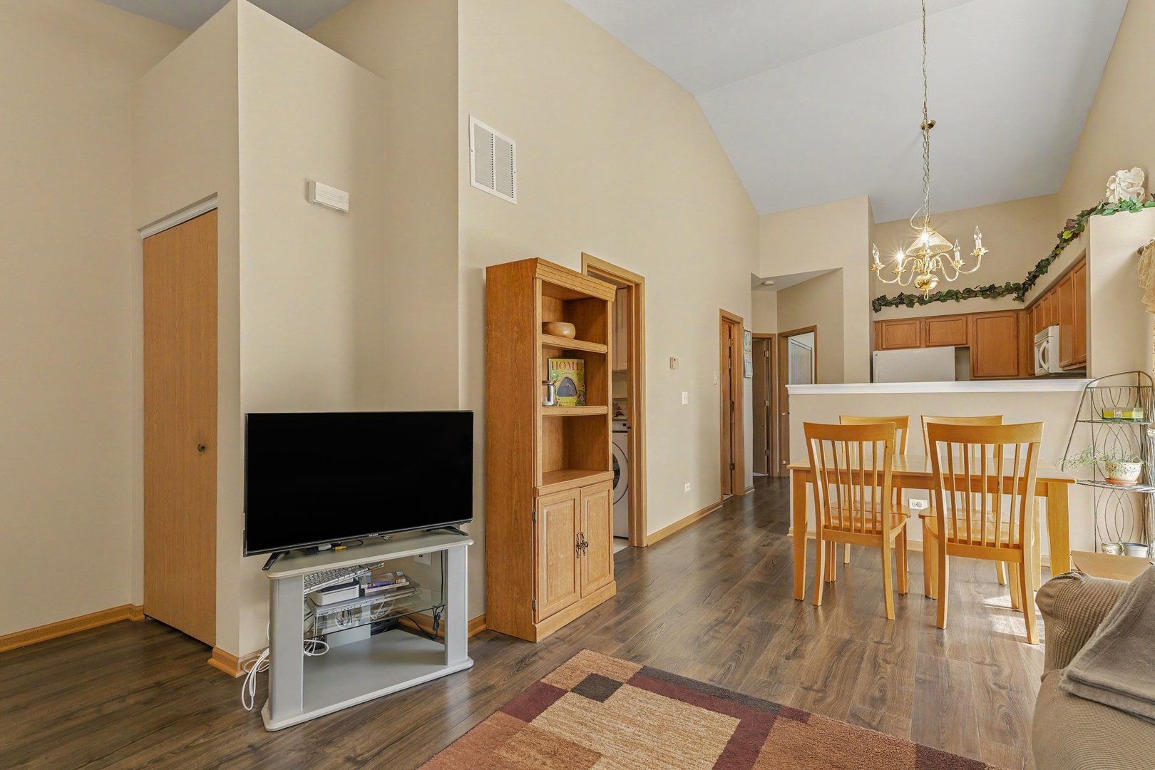 2824 Sun Valley Drive Property Photo 3