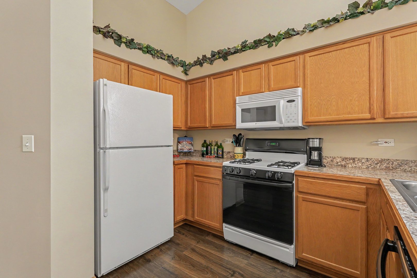 2824 Sun Valley Drive Property Photo 5