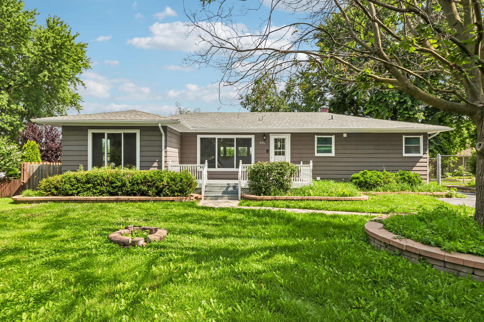 520 Woodlyn Drive Property Photo 1