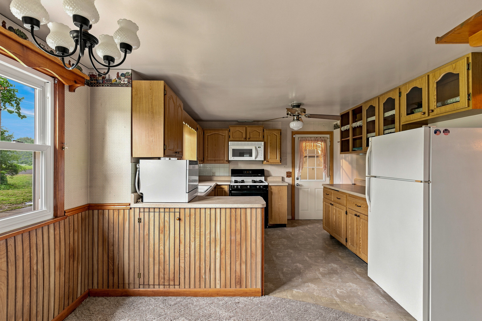 452 Docia Street Property Photo 5