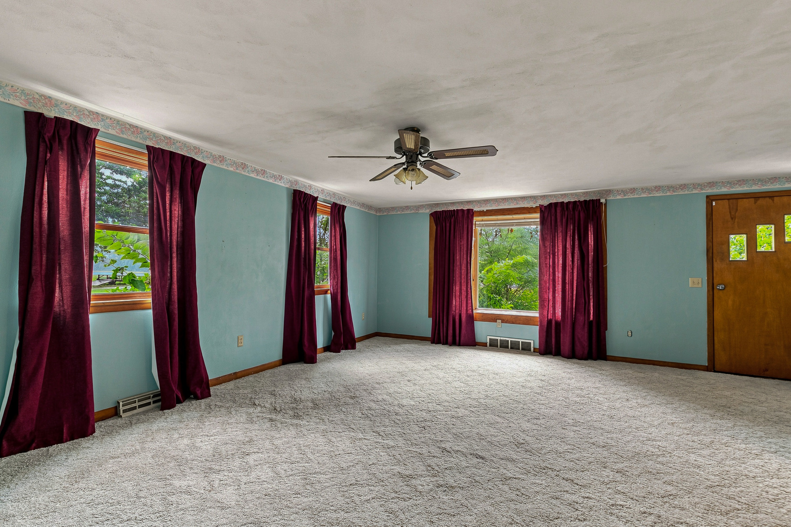 452 Docia Street Property Photo 12