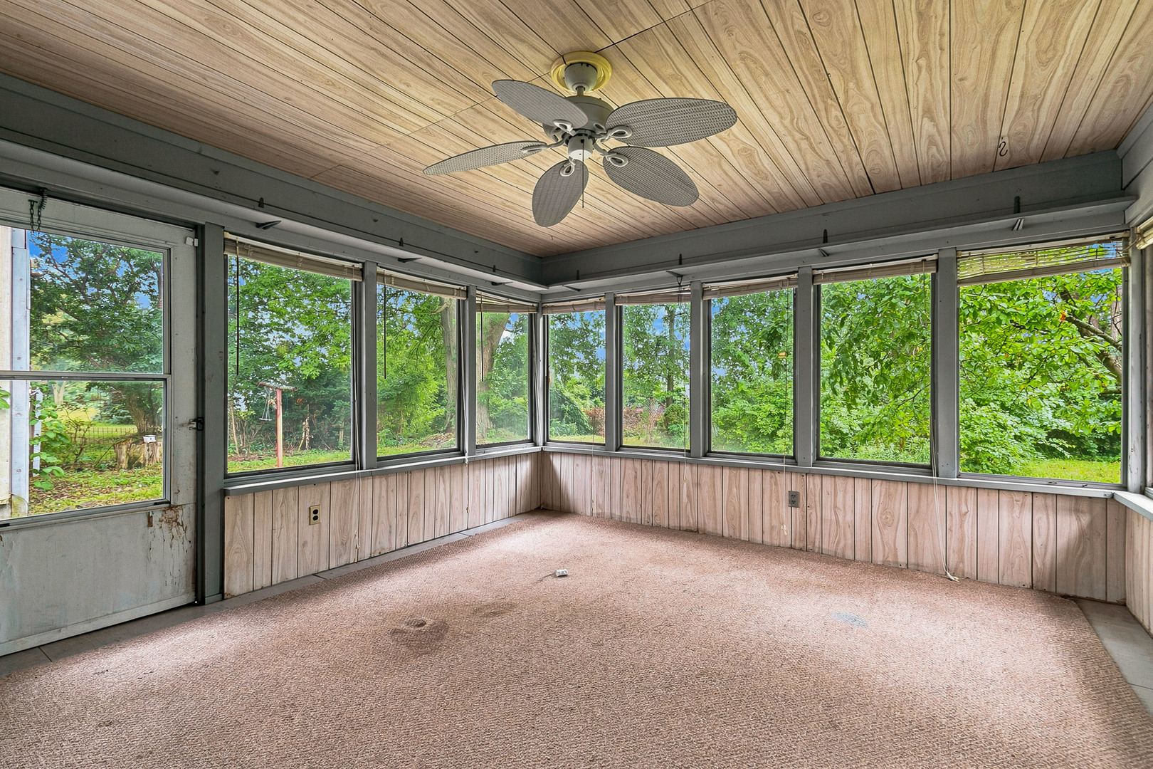 452 Docia Street Property Photo 16