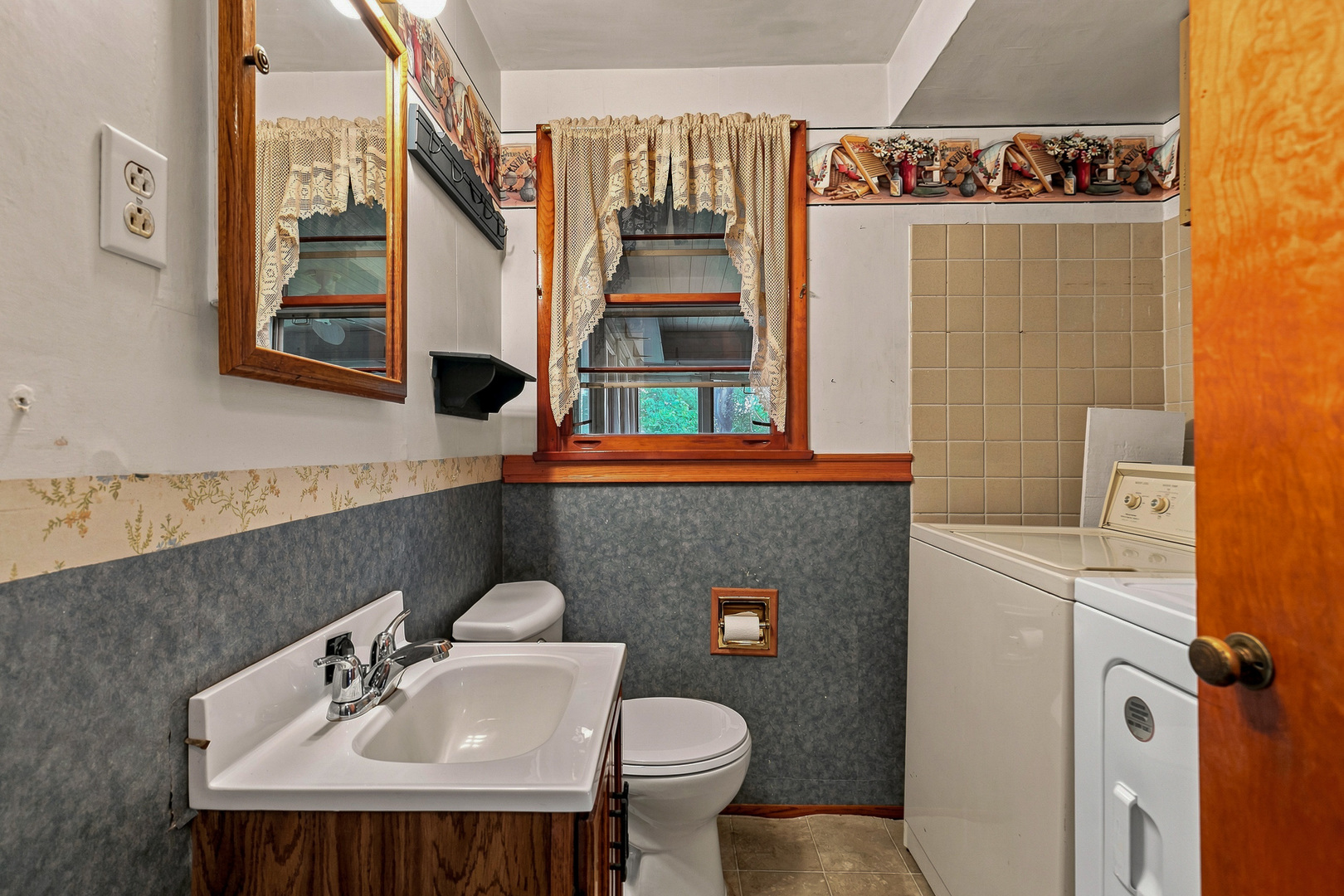 452 Docia Street Property Photo 18