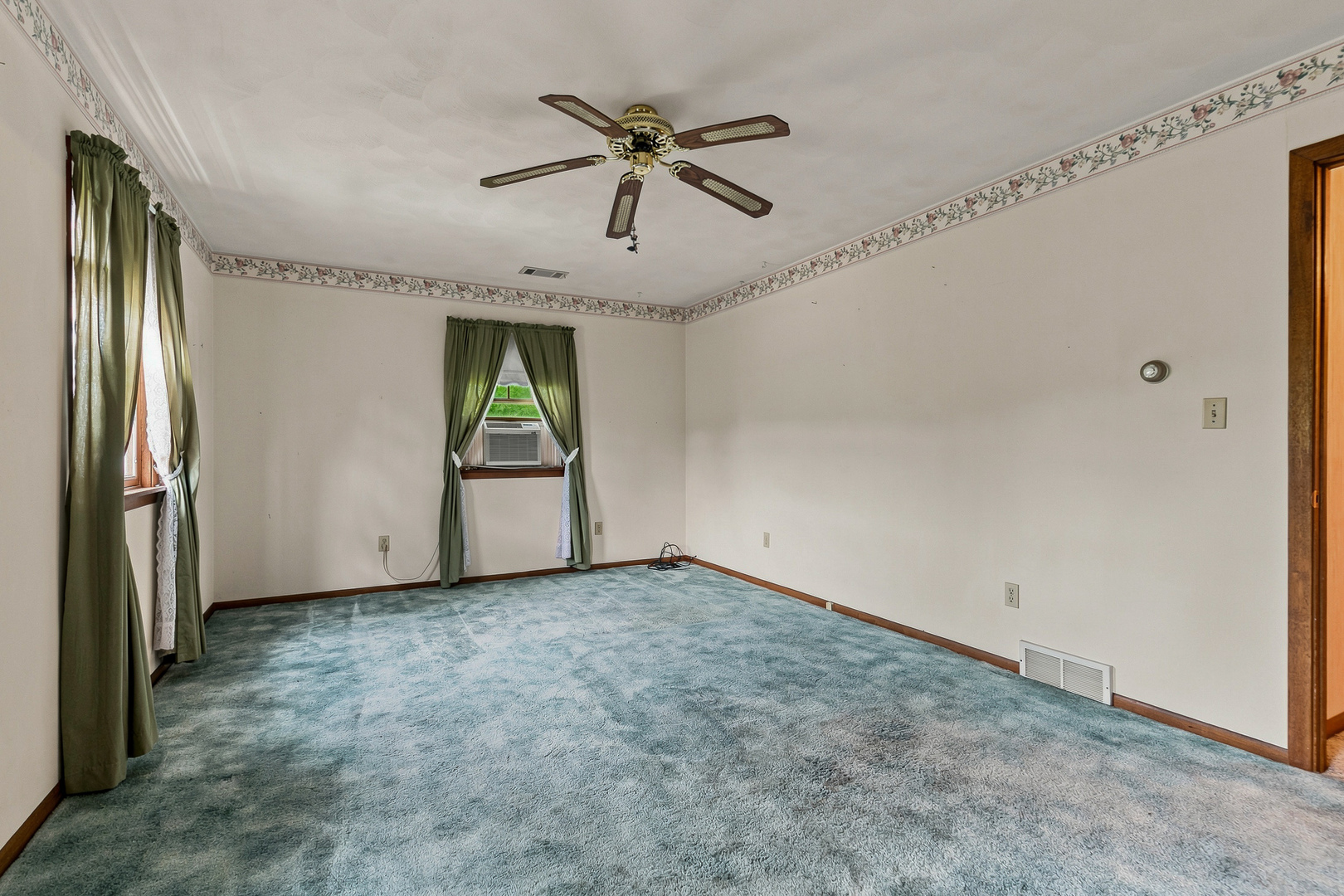 452 Docia Street Property Photo 21