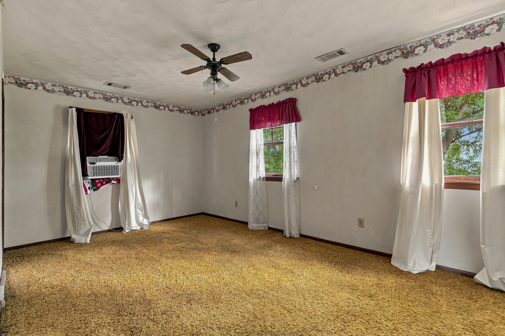 452 Docia Street Property Photo 24