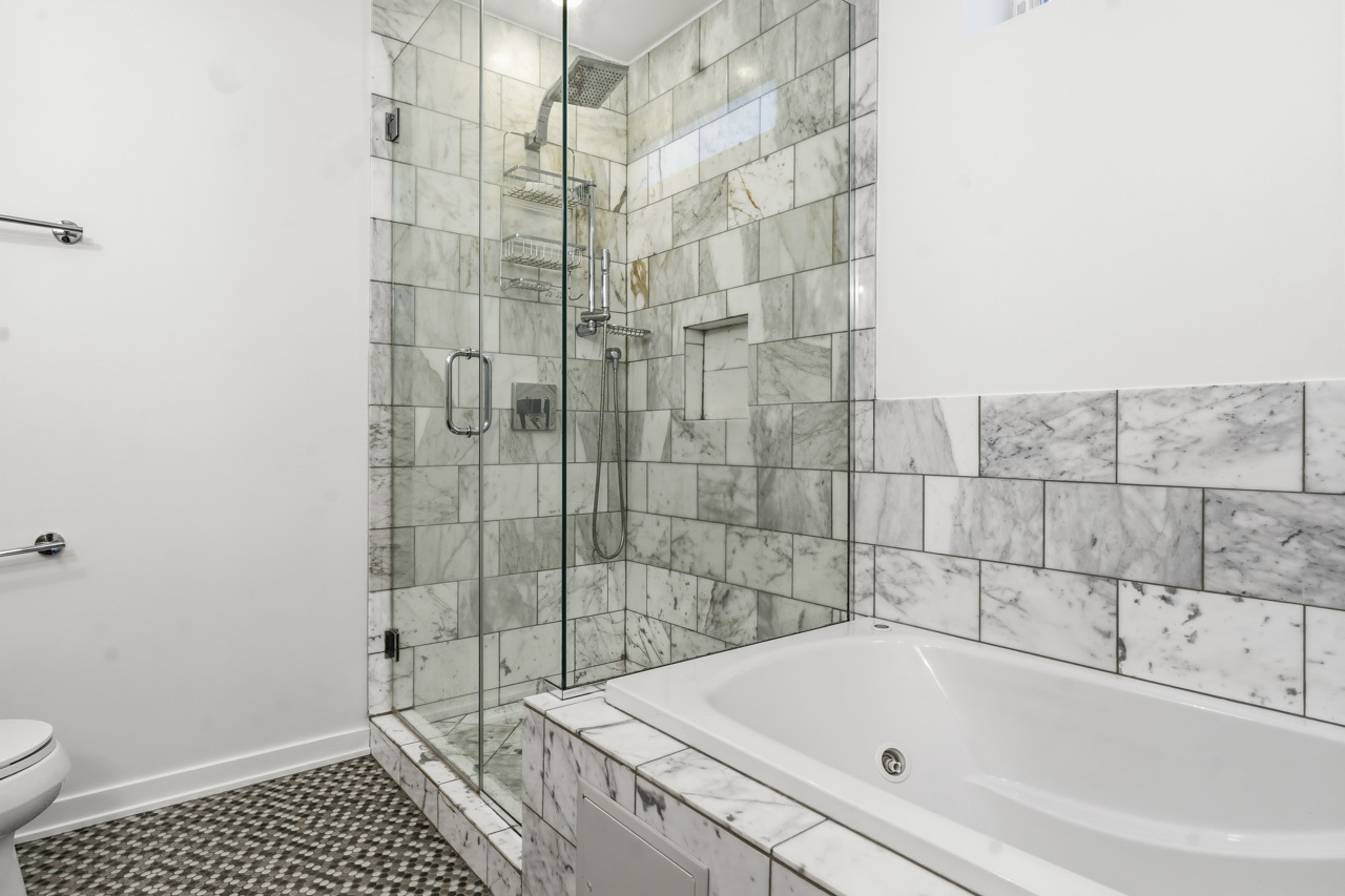 2712 N Artesian Avenue 2 Property Photo 11