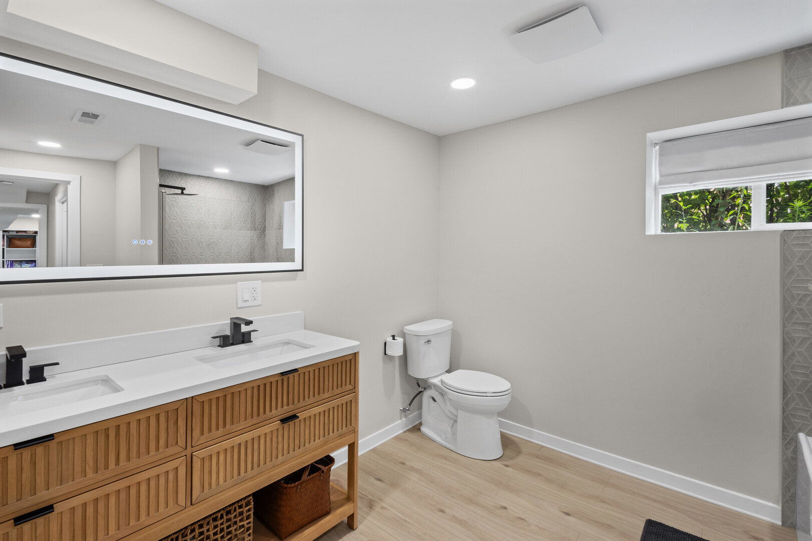 5144 N Kolmar Avenue Property Photo 24