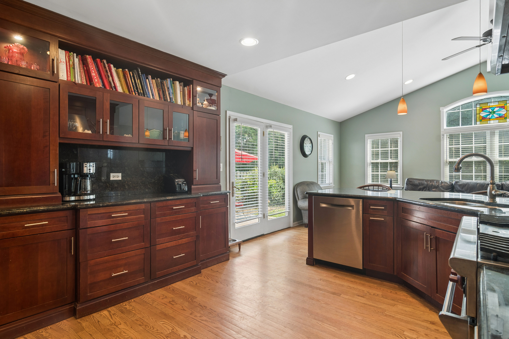 511 S Walnut Avenue Property Photo 11