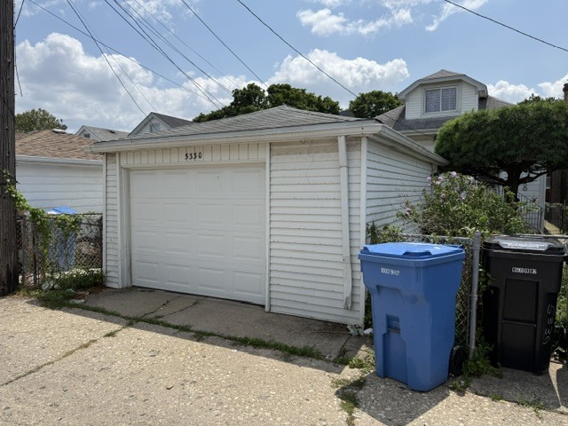 5330 W Melrose Street Property Photo 16