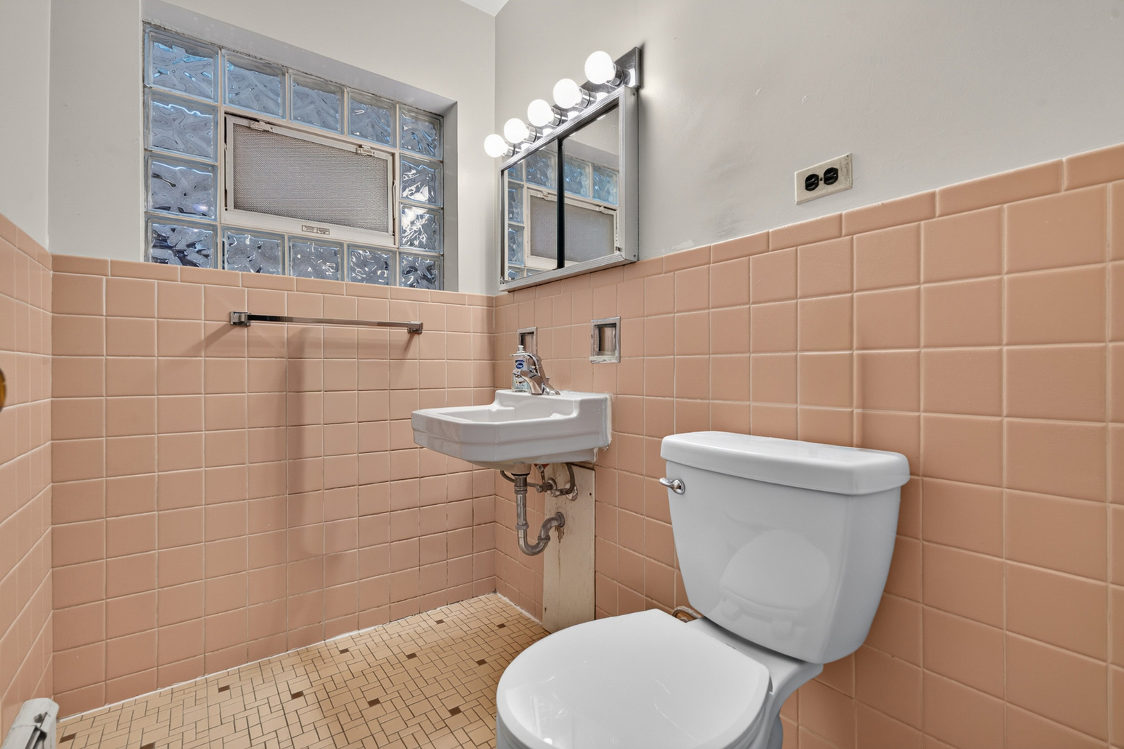 12712625 Property Photo 9
