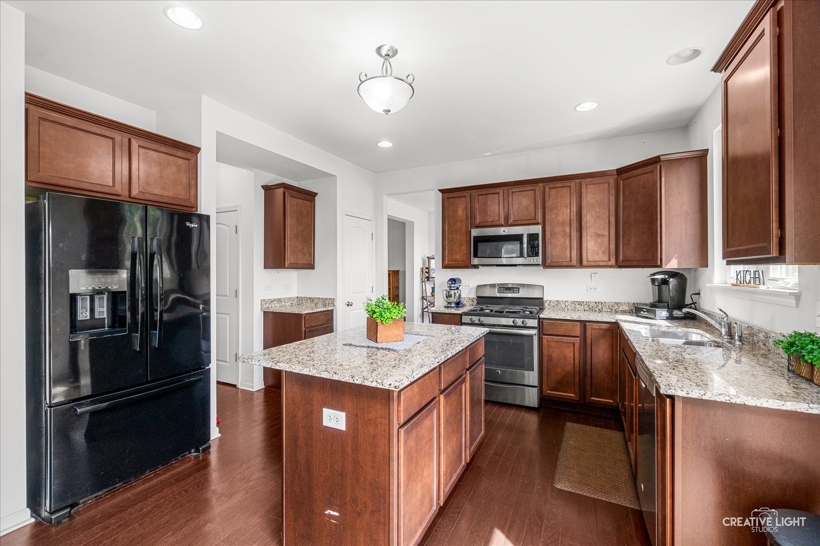 542 Snow Street Property Photo 6