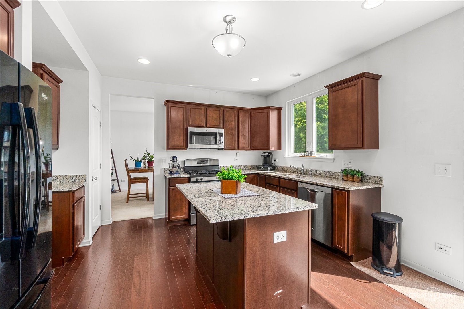 542 Snow Street Property Photo 8