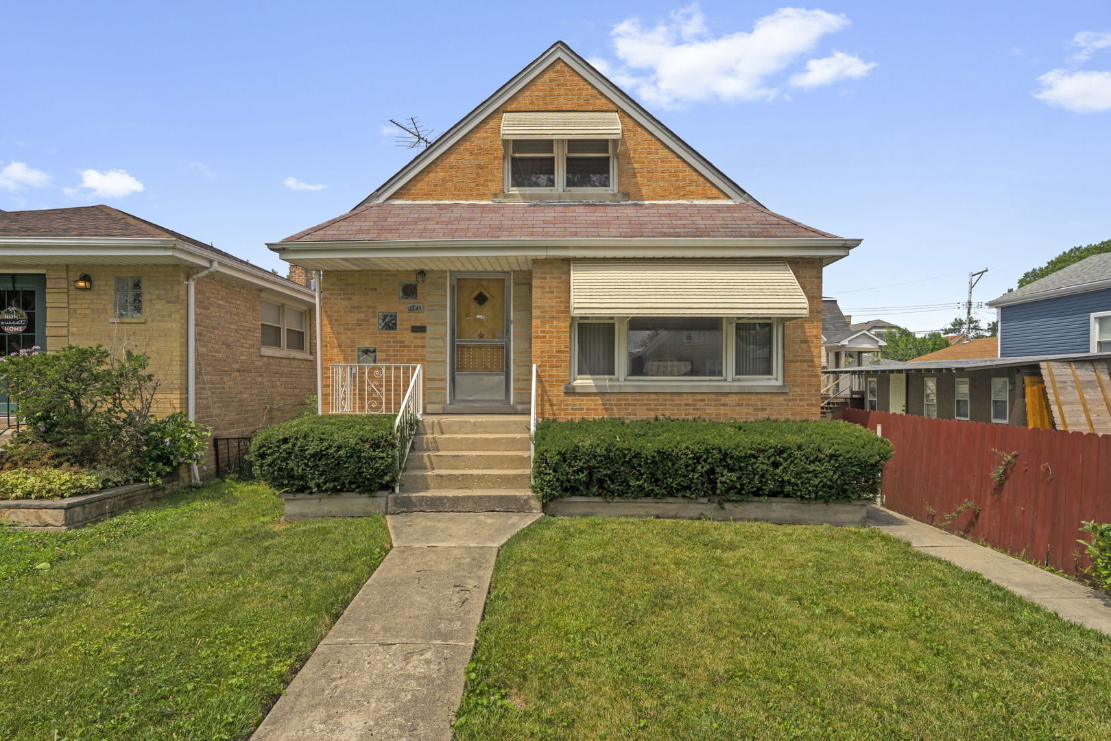 2146 N Mcvicker Avenue Property Photo 1