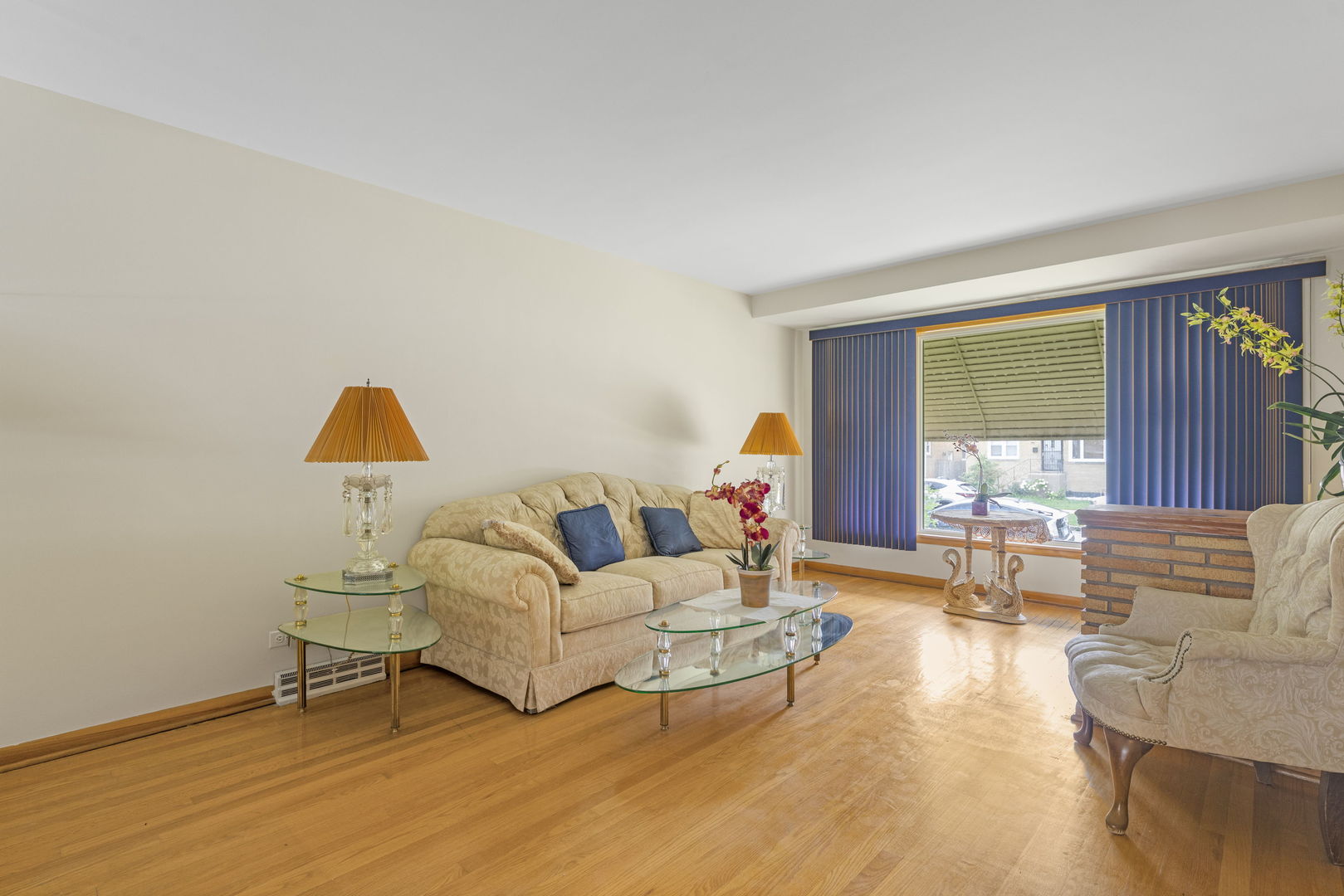 2146 N Mcvicker Avenue Property Photo 2