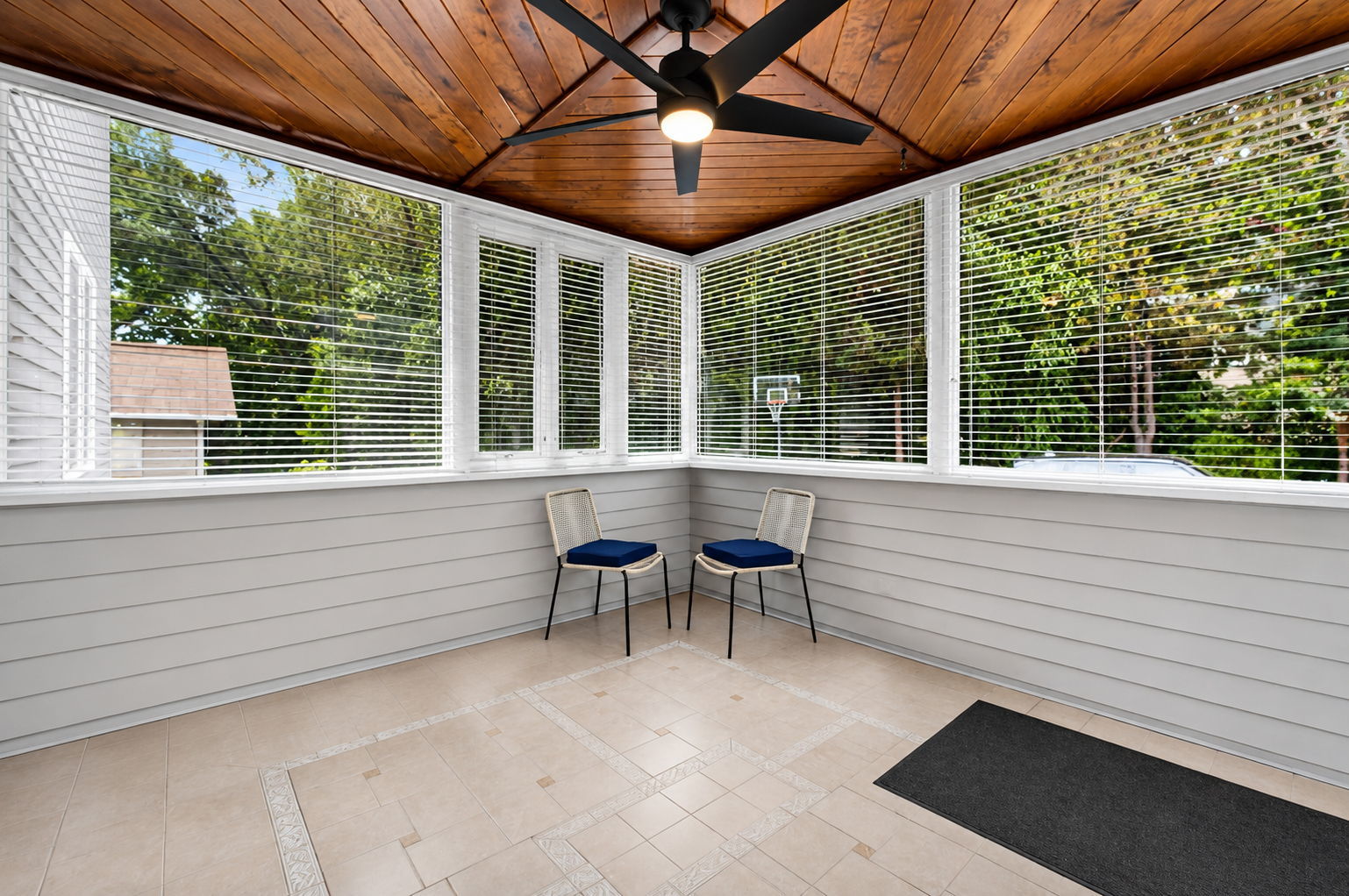38 N Holly Avenue Property Photo 17