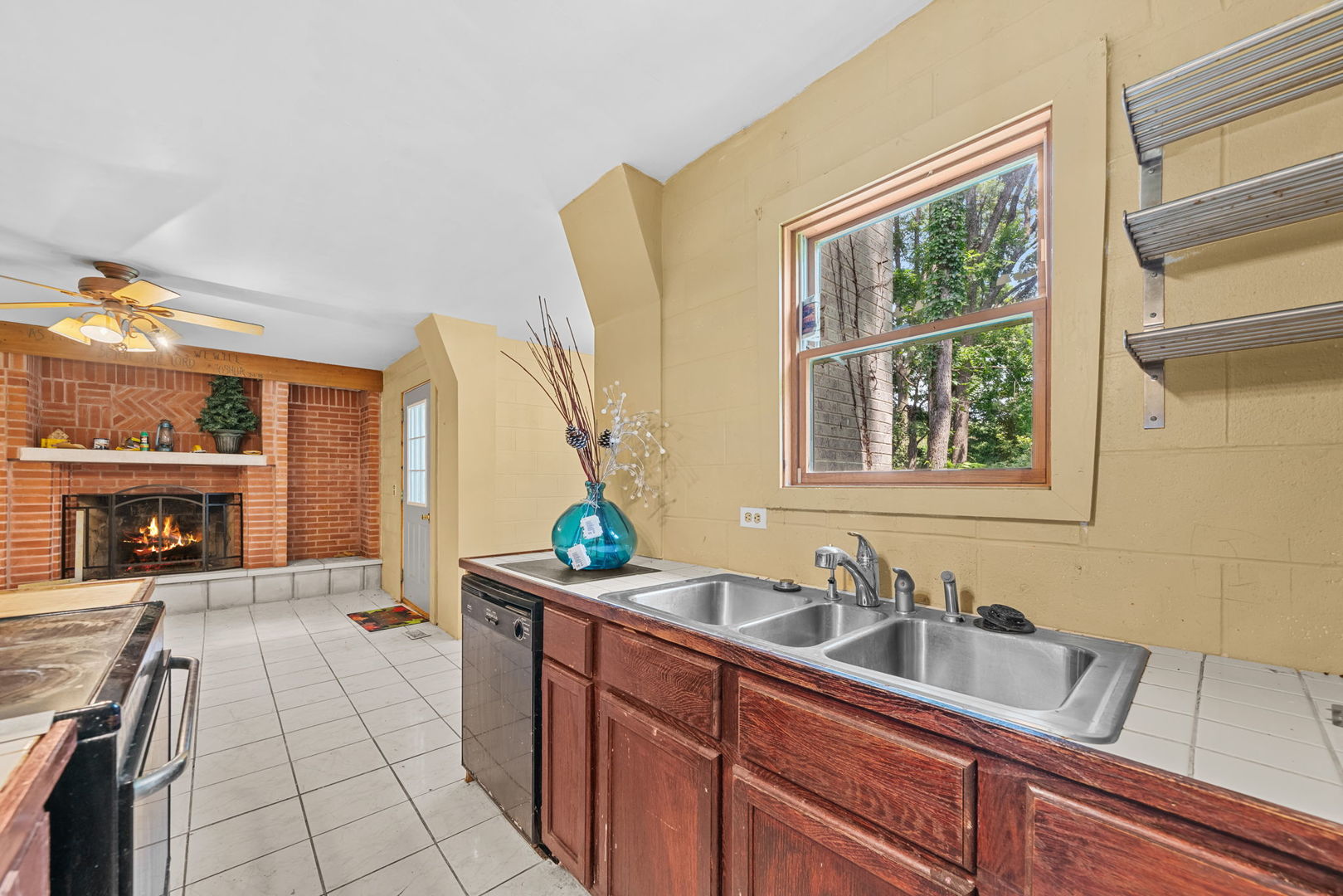 661 S Red Oak Lane Property Photo 8