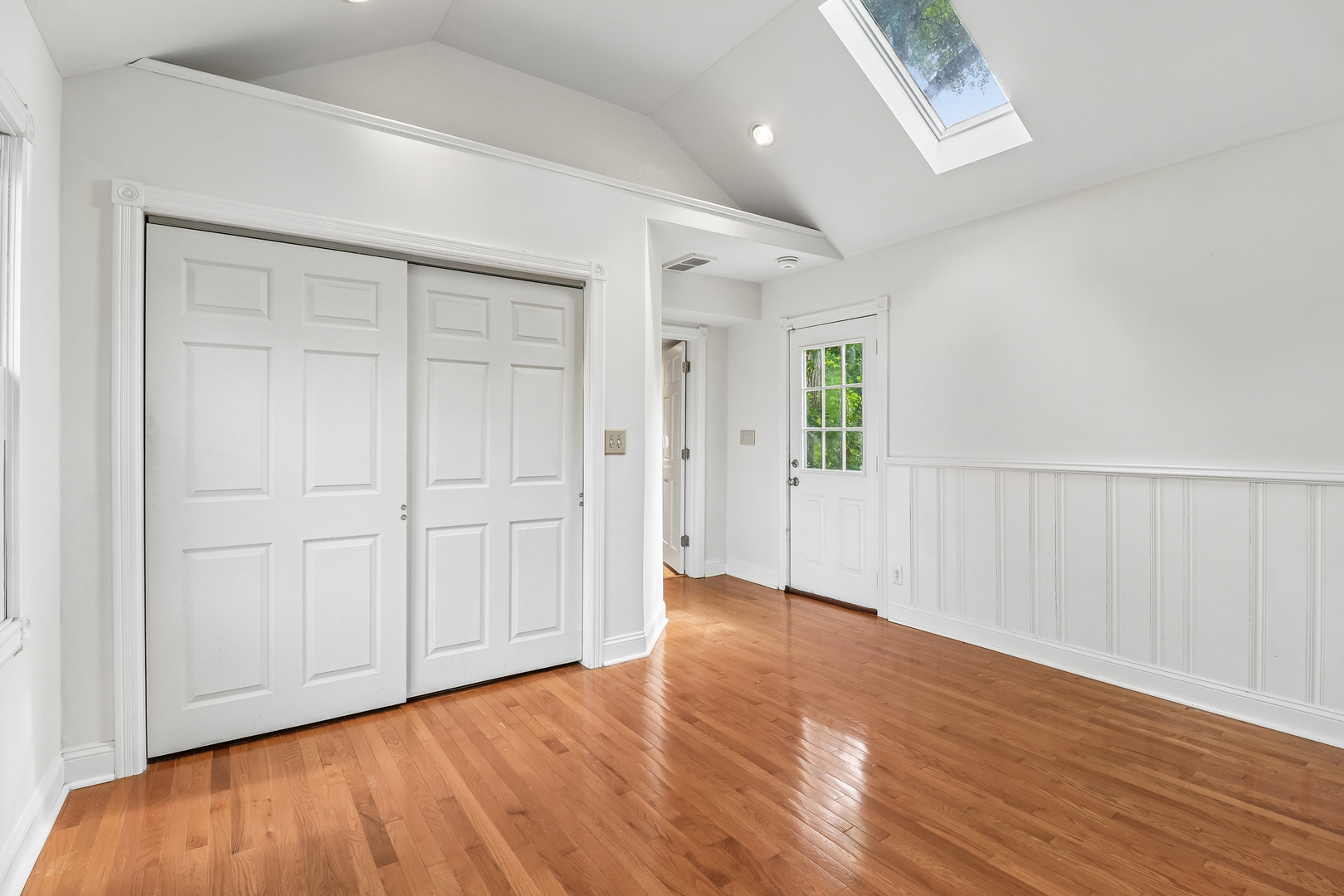 4811 Roslyn Road Property Photo 10