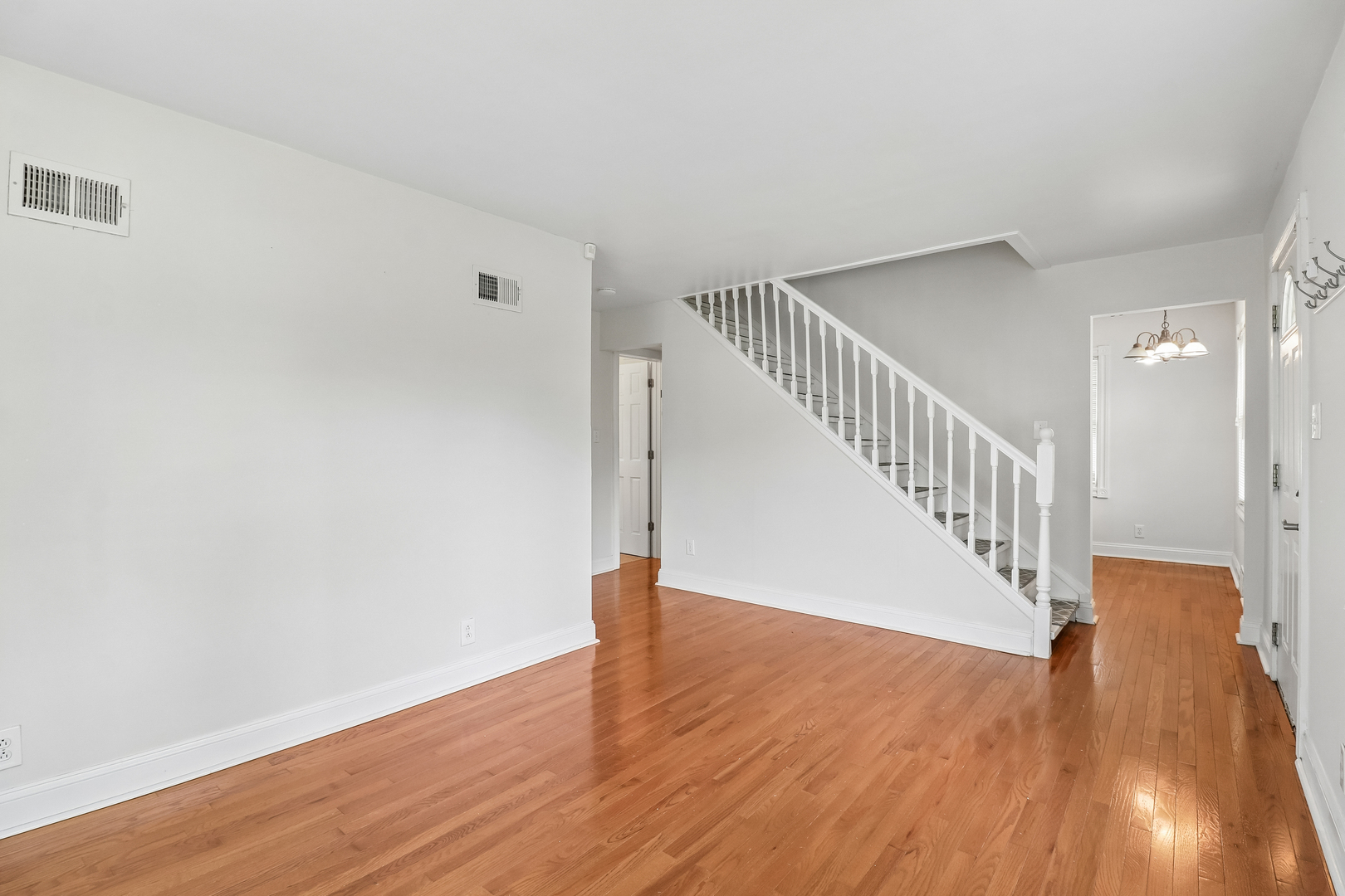 4811 Roslyn Road Property Photo 11