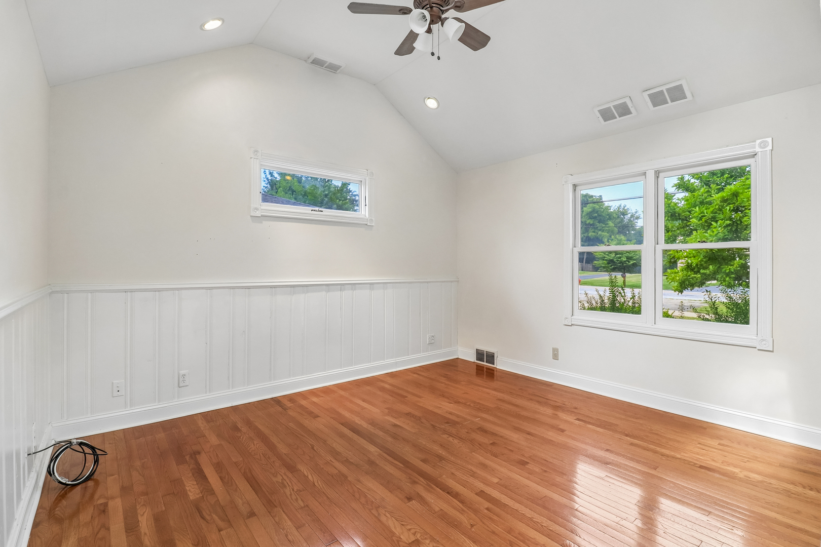 4811 Roslyn Road Property Photo 12