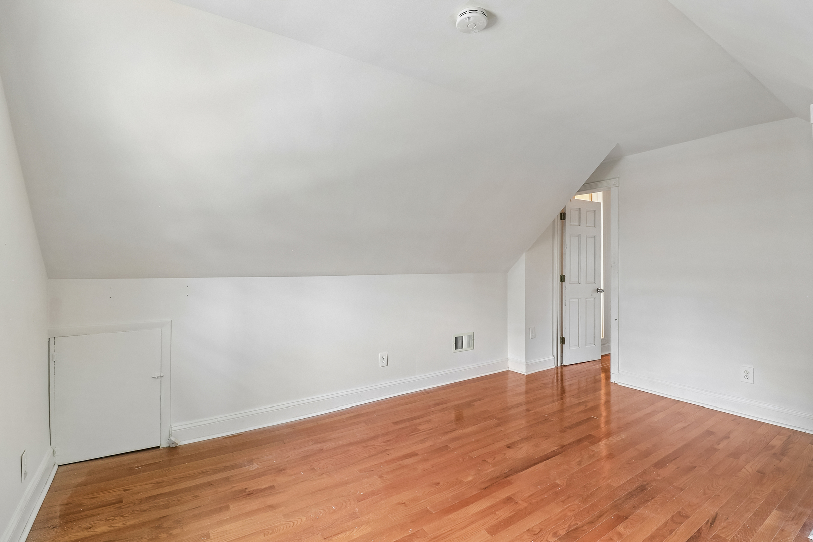 4811 Roslyn Road Property Photo 20