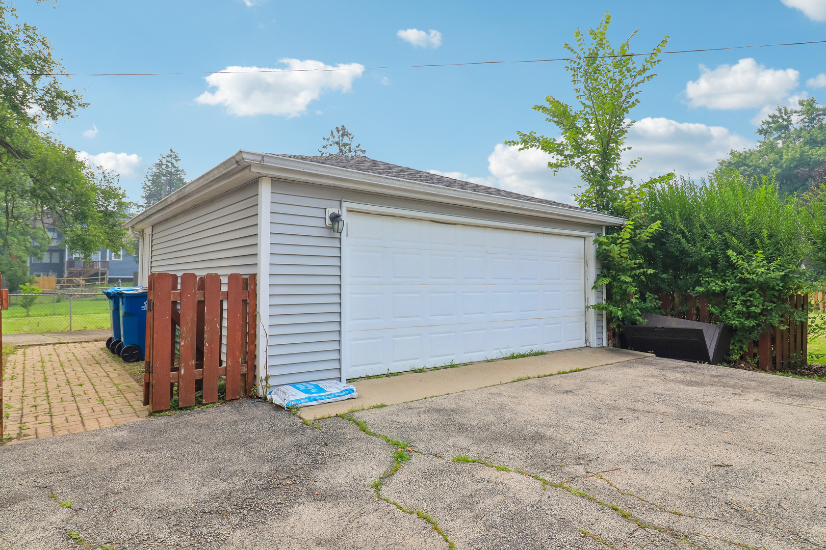 4811 Roslyn Road Property Photo 24