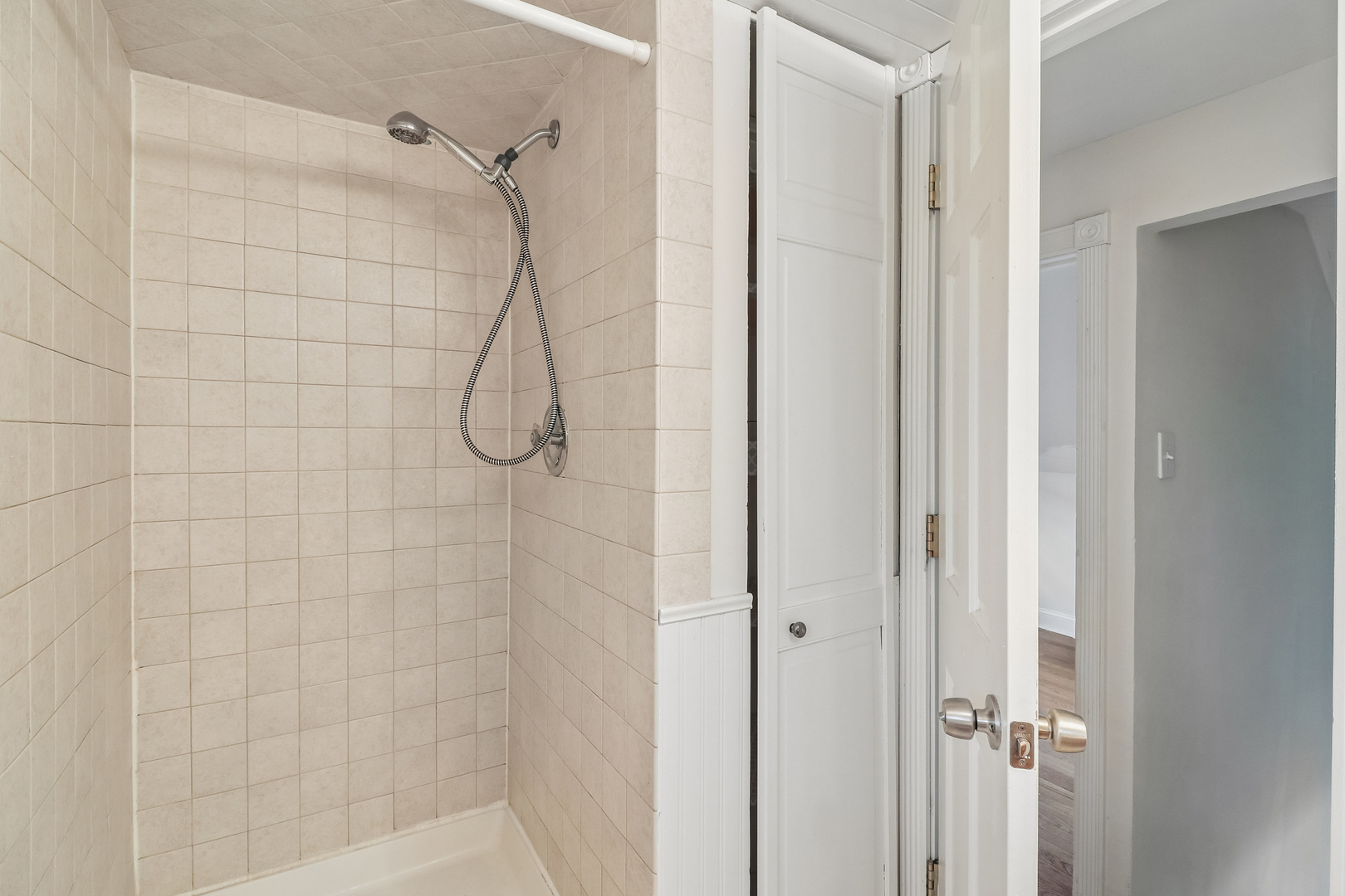 4811 Roslyn Road Property Photo 27