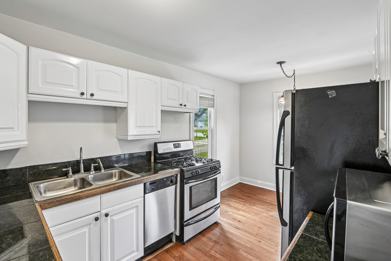 4811 Roslyn Road Property Photo 32