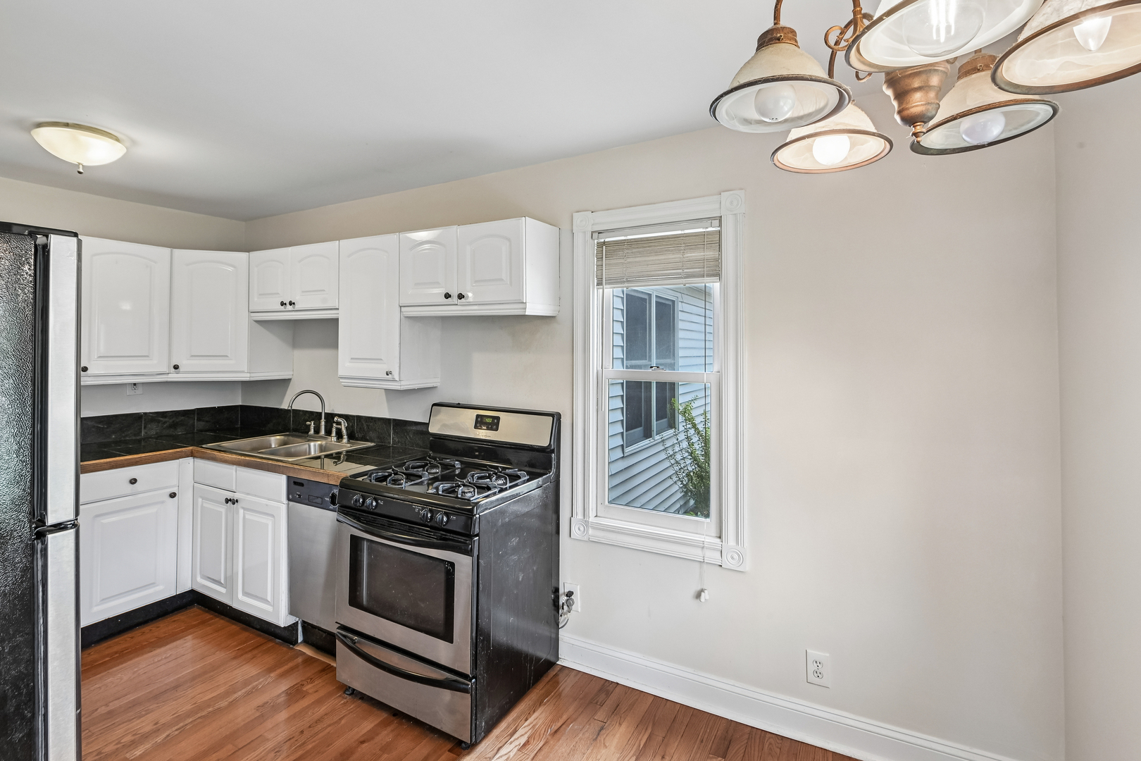 4811 Roslyn Road Property Photo 33