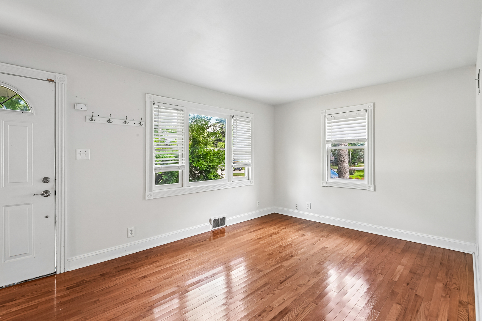 4811 Roslyn Road Property Photo 34