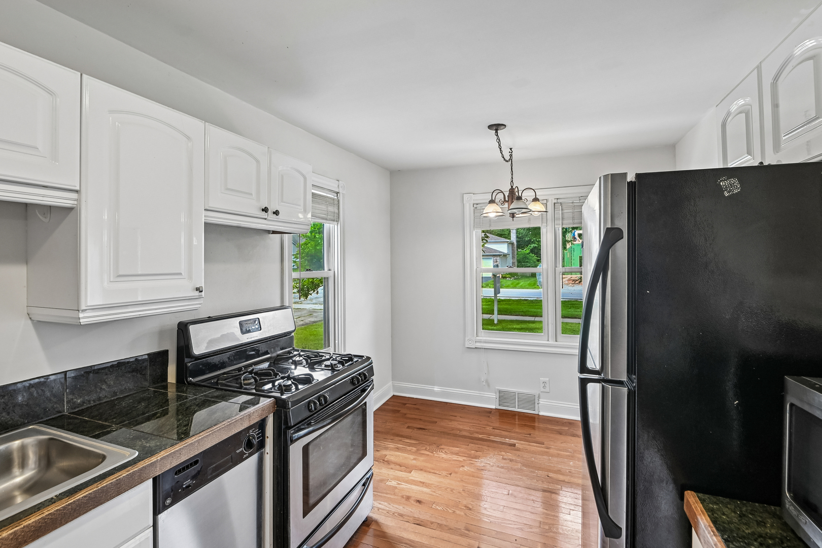 4811 Roslyn Road Property Photo 42