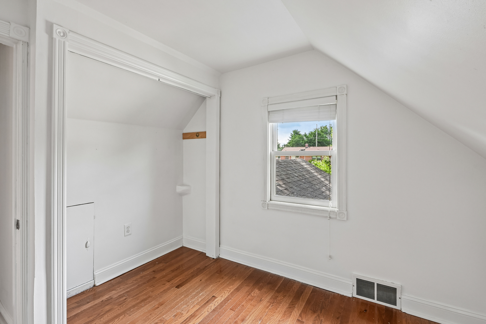4811 Roslyn Road Property Photo 57