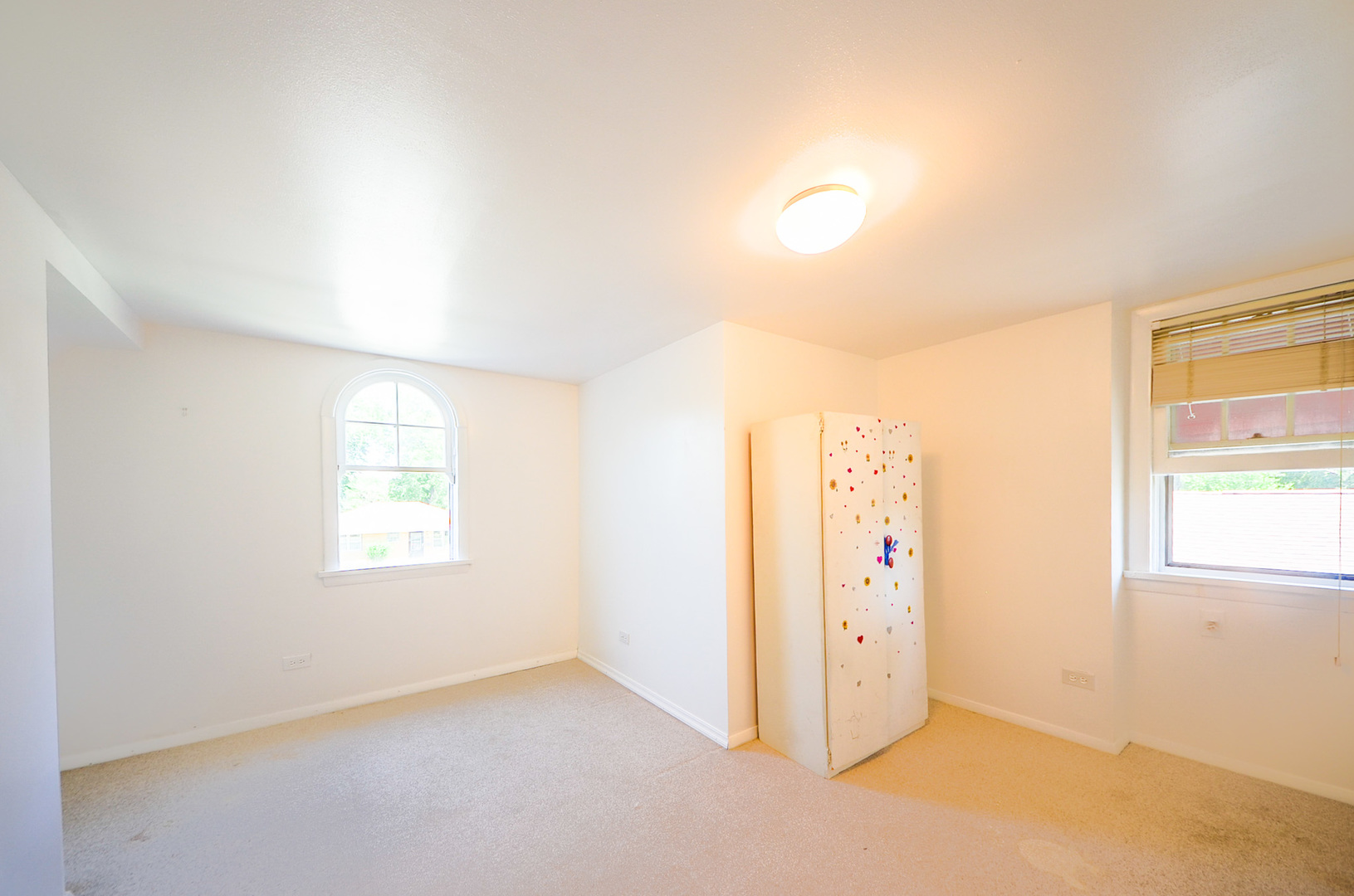 221 W Courtland Street Property Photo 15