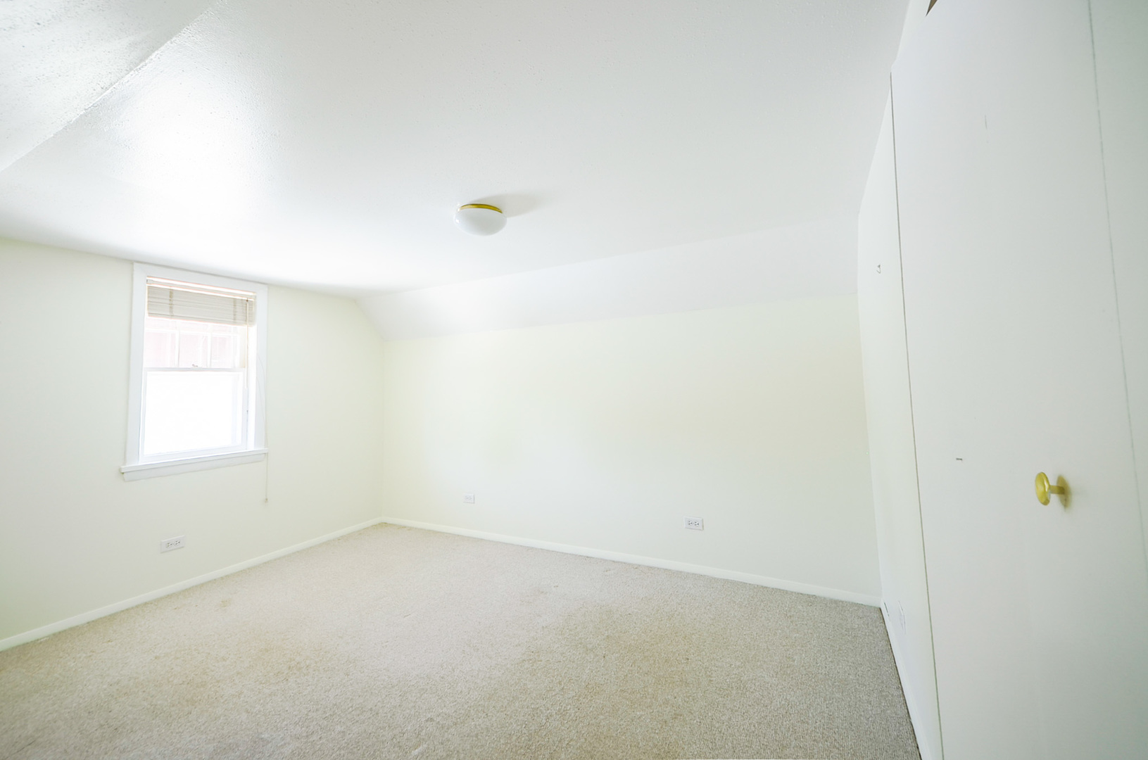 221 W Courtland Street Property Photo 16