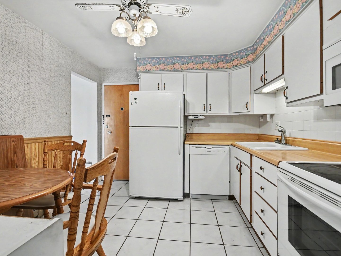931 W Arquilla Drive 413 Property Photo 15