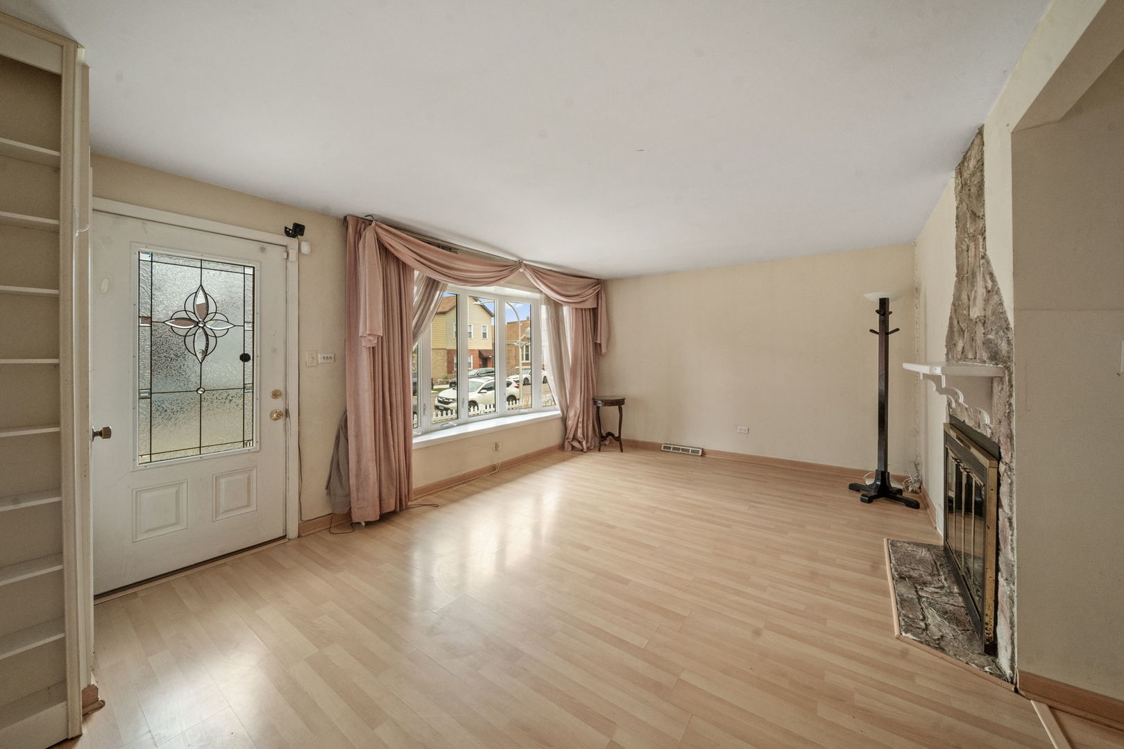 3753 S Emerald Avenue Property Photo 5