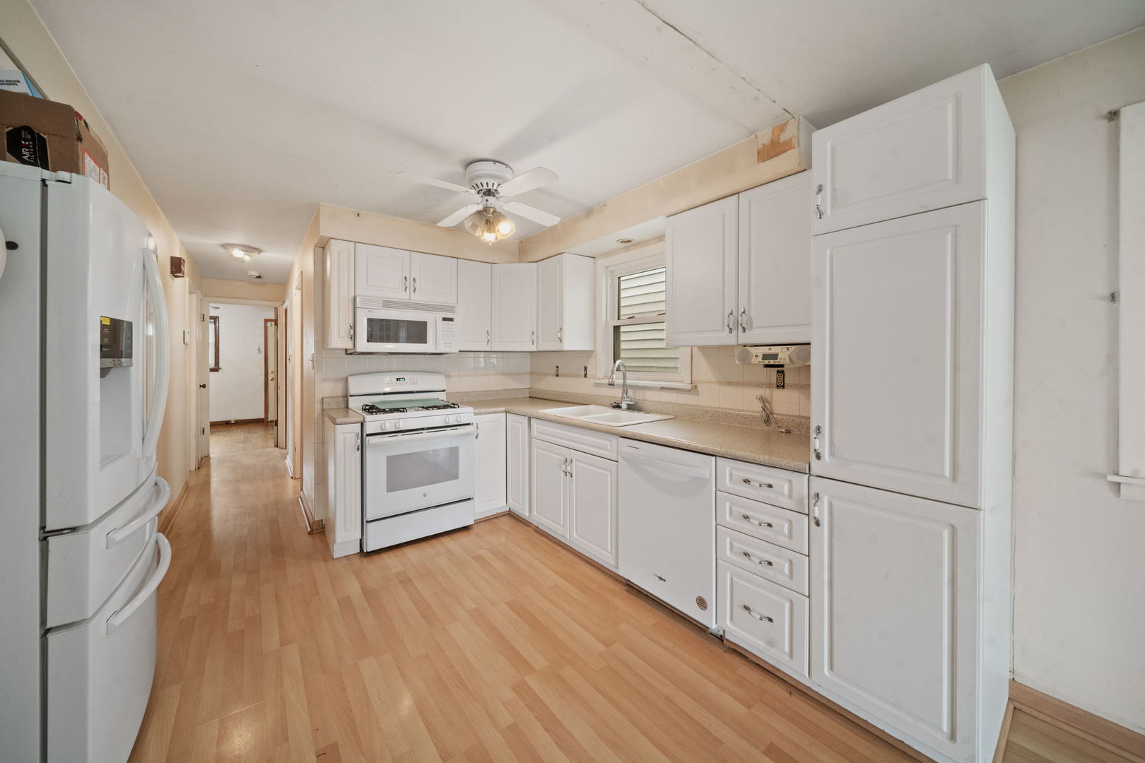 3753 S Emerald Avenue Property Photo 9