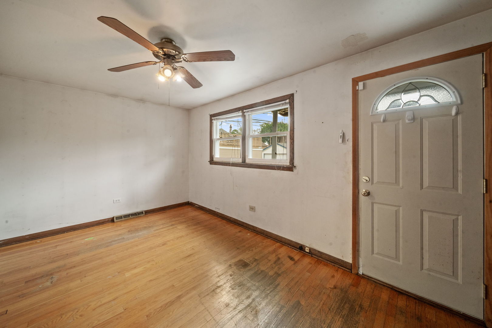3753 S Emerald Avenue Property Photo 18