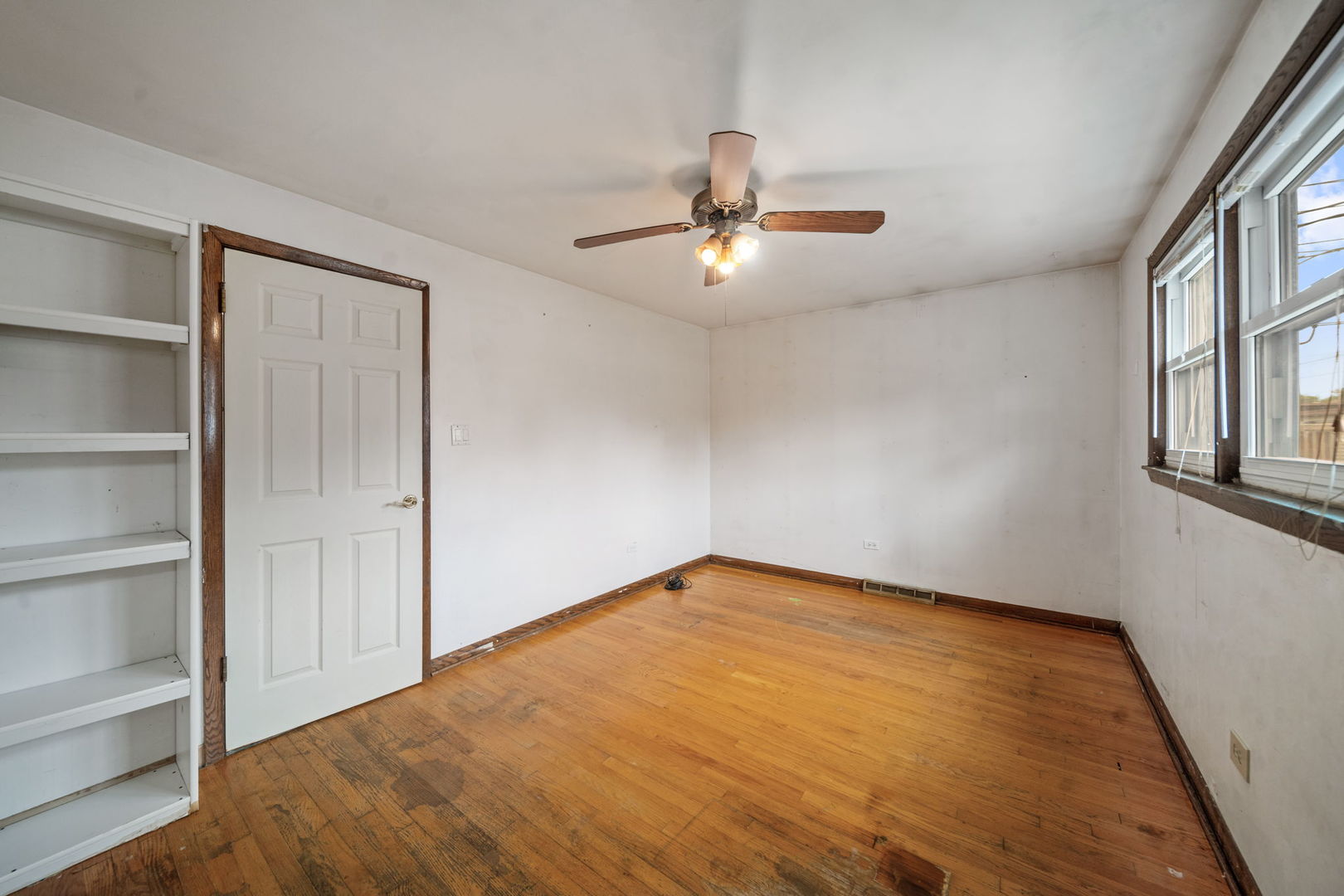 3753 S Emerald Avenue Property Photo 19