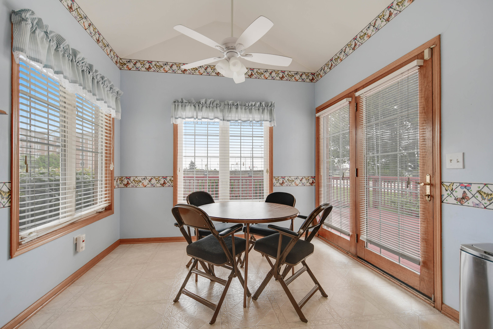 5553 Foxwoods Drive Property Photo 12