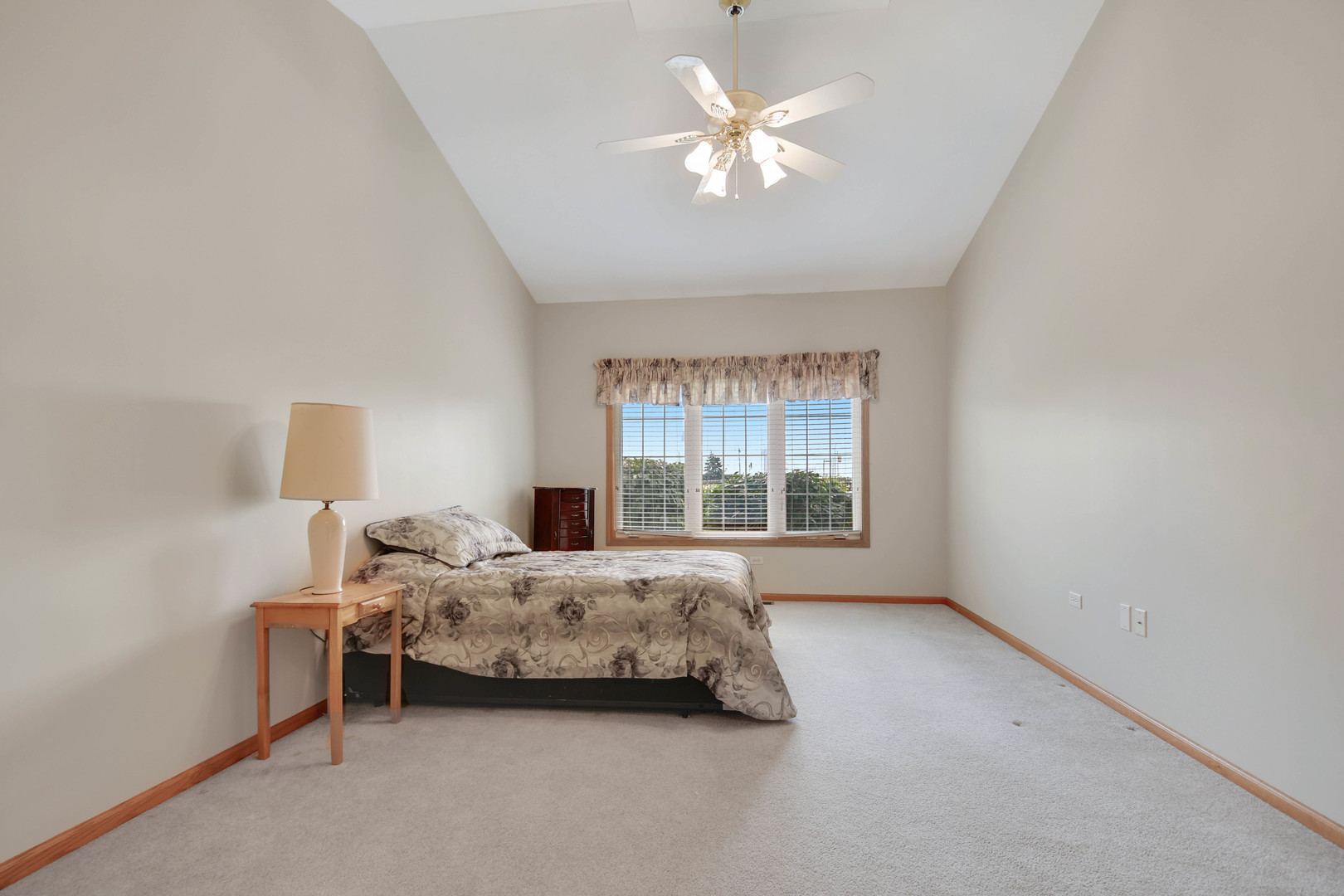 5553 Foxwoods Drive Property Photo 13