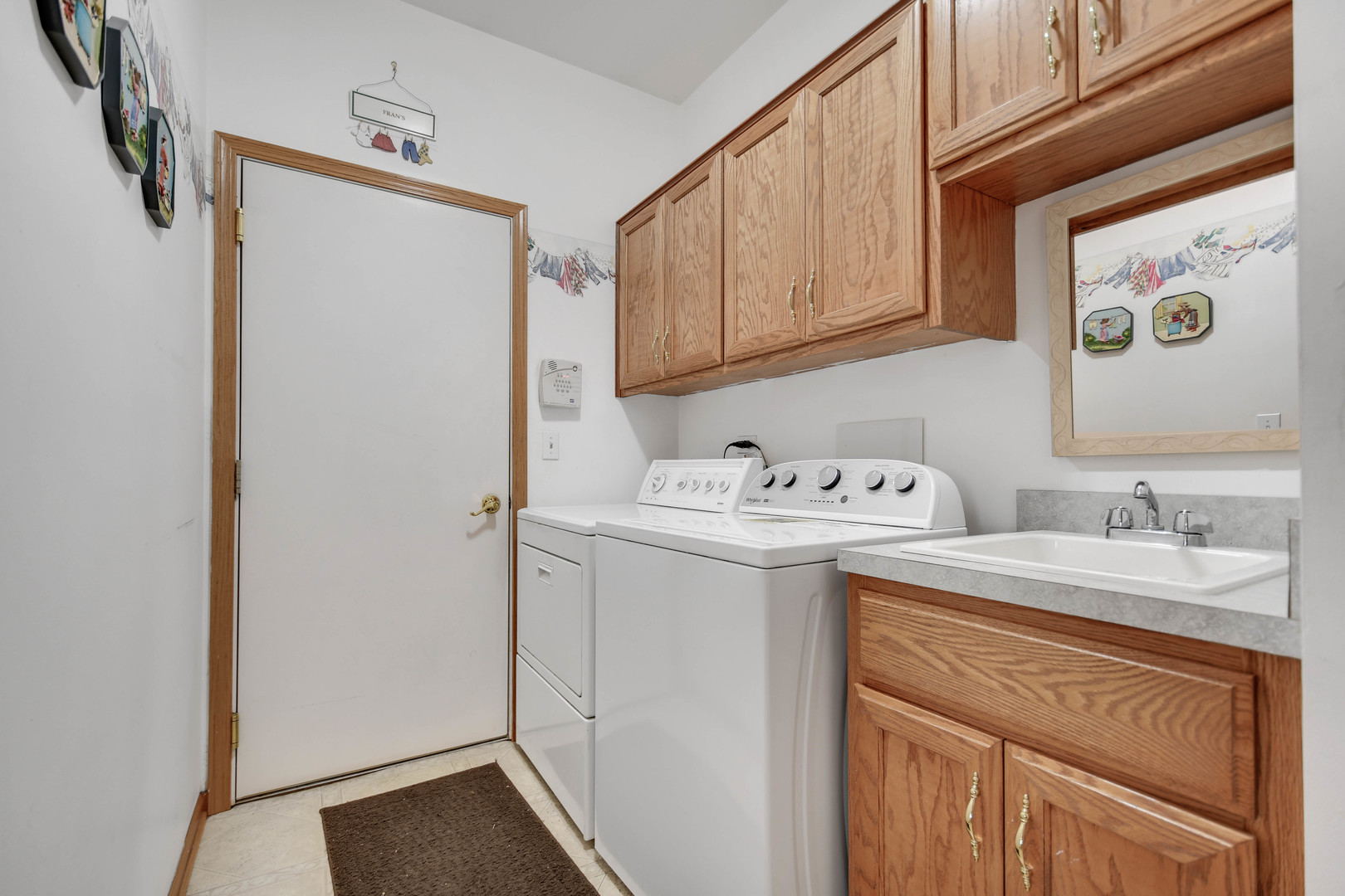 5553 Foxwoods Drive Property Photo 20