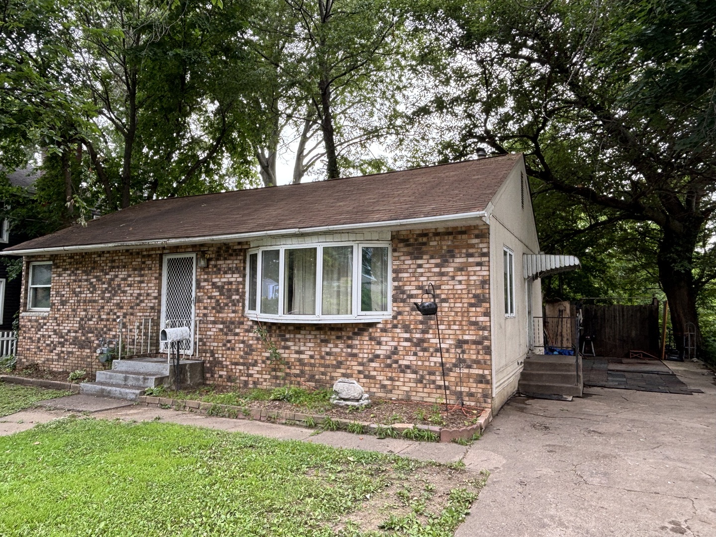 2110 Mound Street Property Photo 2