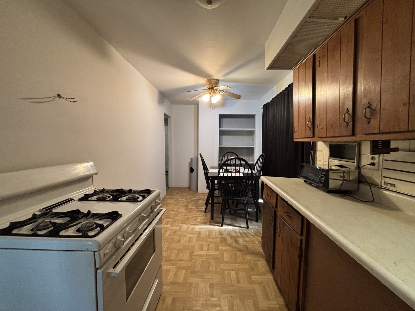 2110 Mound Street Property Photo 6