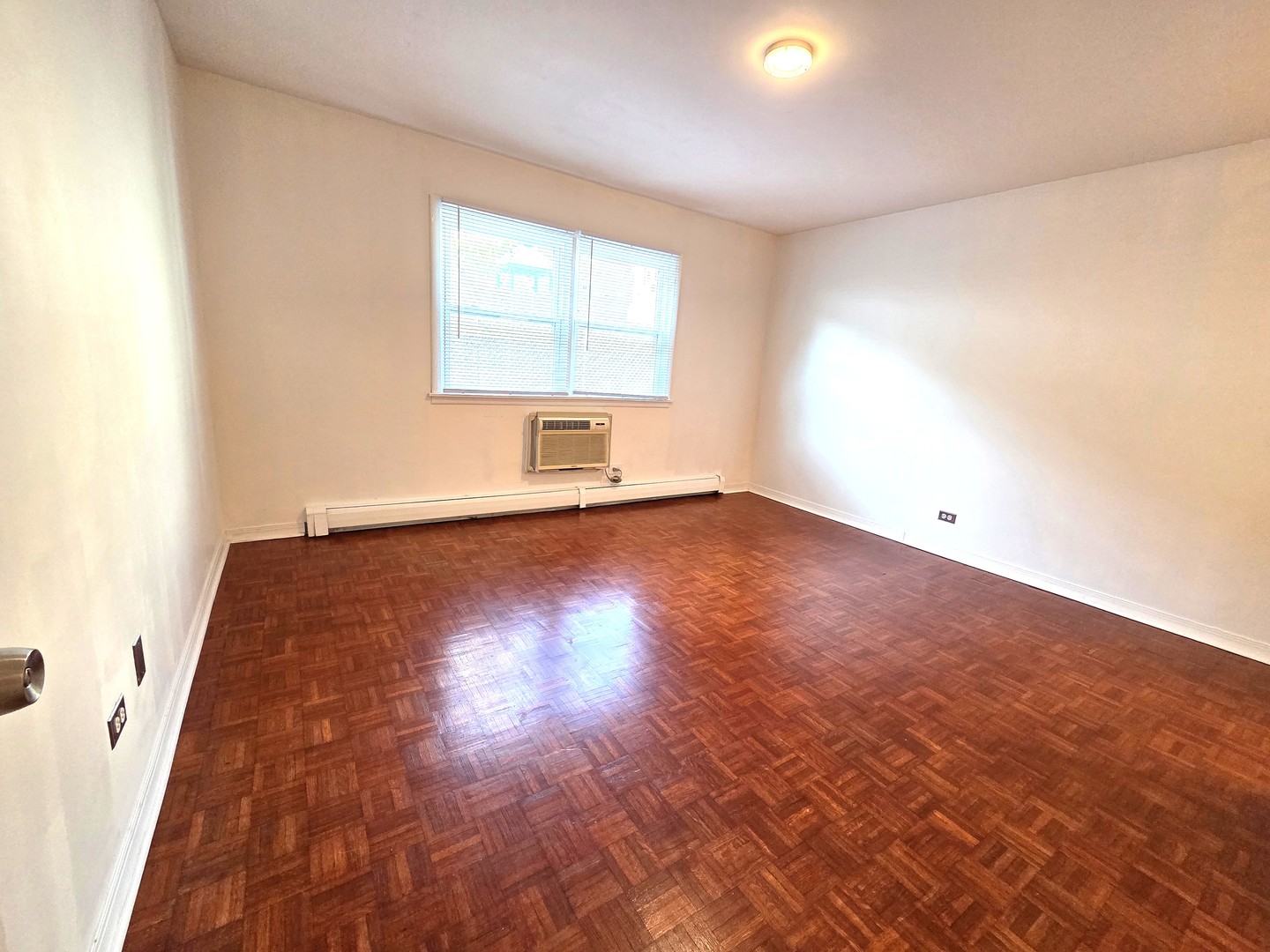 6921 N Ashland Boulevard 1b Property Photo 8