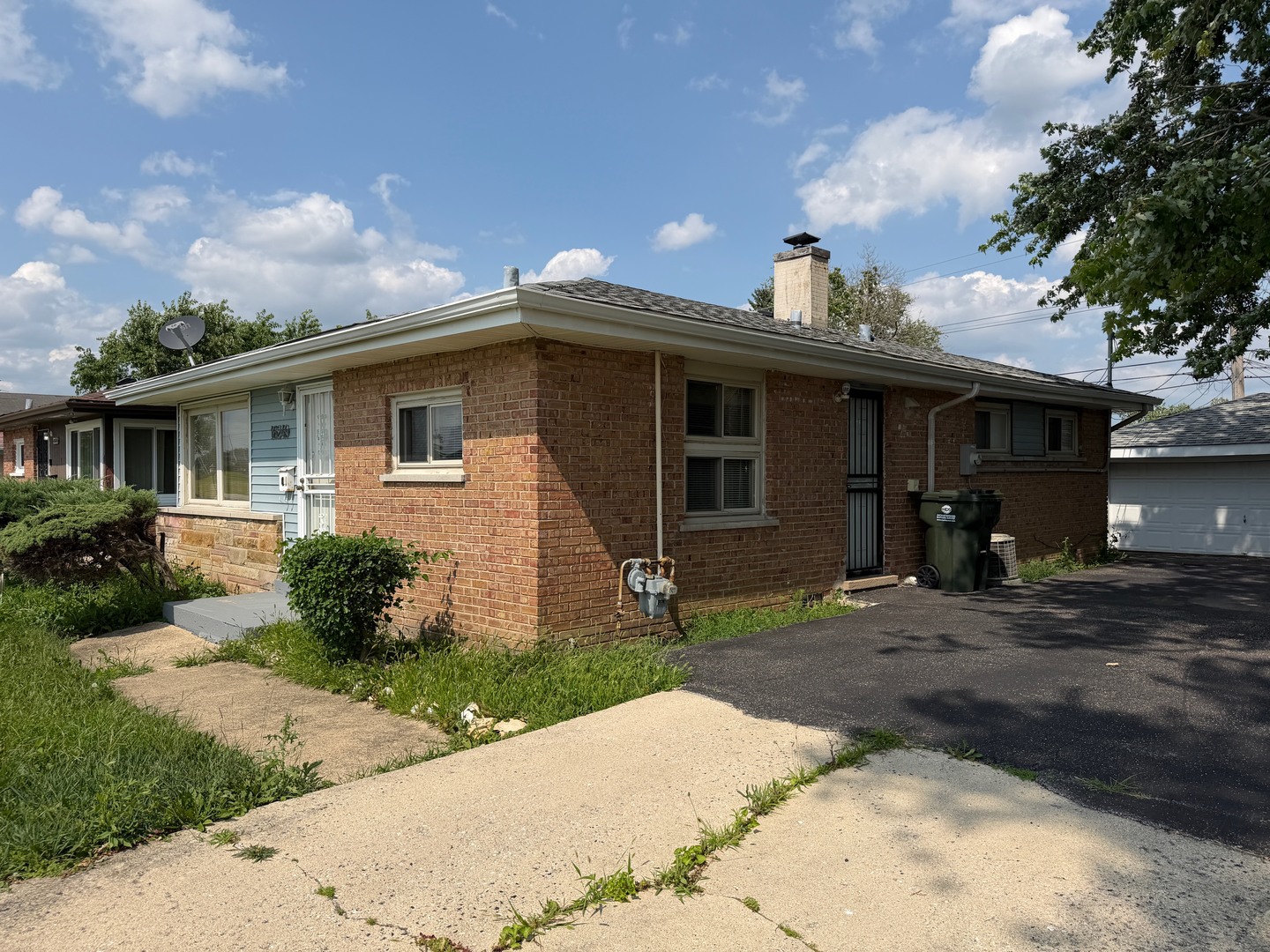 16249 Damen Avenue Property Photo 2